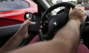 Número de motoristas que usam celular ao volante cresce 145% em janeiro de 2022, revela IMMU