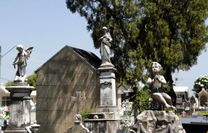Manaus terá dez cemitérios abertos para visitação no dia dos finados; confira horários