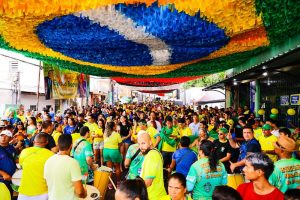 “Rua da Copa” no Morro da Liberdade não vai mais transmitir jogos do Brasil por causa de tumultos