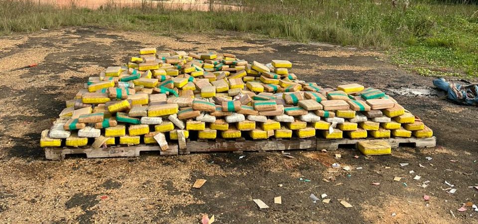 Polícia Federal apreende quase 1 tonelada de drogas em Tabatinga (AM)