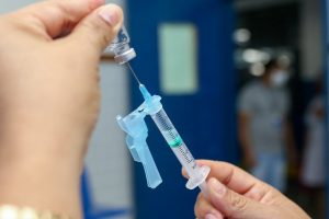 Shoppings da Zona Norte de Manaus oferecem vacina contra covid-19