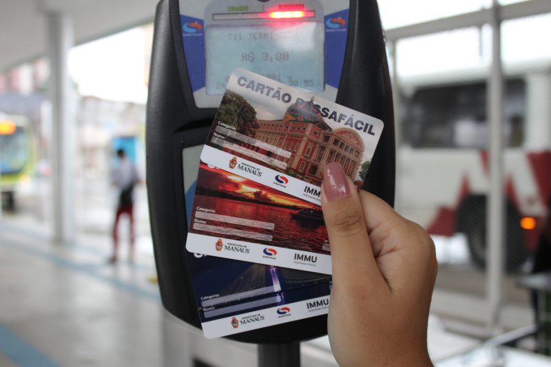 Defensoria Pública pede indenização para quem teve desconto indevido na carteirinha do ônibus em 2022