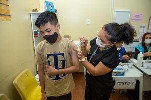 Manaus está sem doses de vacina contra covid-19 para crianças de 5 a 11 anos