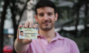 Nova carteira de identidade já é emitida em 15 PACs em Manaus