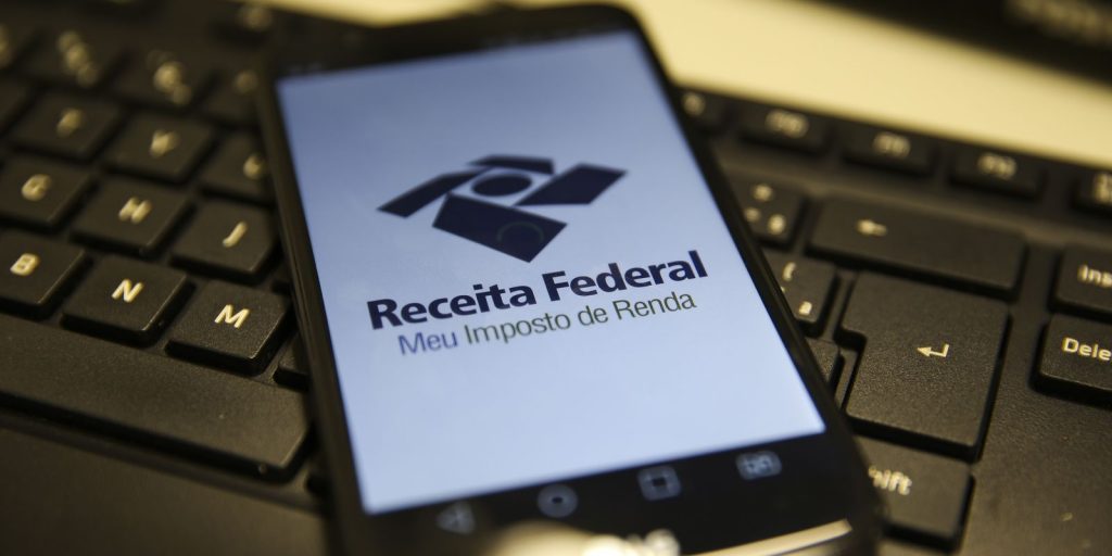 Prazo para entrega do Imposto de Renda 2023 termina nesta quarta-feira (31)