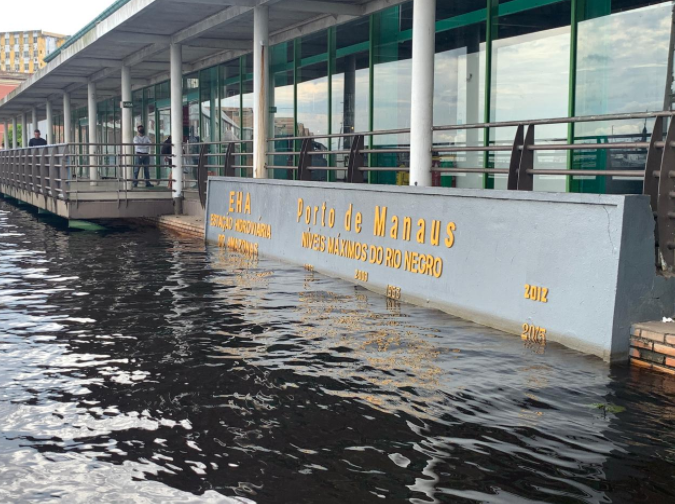 Rio Negro tem ritmo de subida reduzido em Manaus