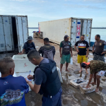 Policiais da Base Arpão 2 apreendem 1,5 tonelada de pescado ilegal em barco na cidade de Barcelos